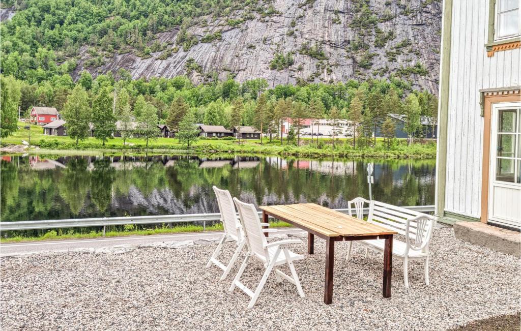 Dølemo Apartment | 1 Bedroom Cozy Apartment In Åmli