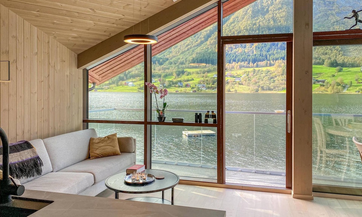 Sykkylven House | 1 bedroom gorgeous home in Straumgjerde