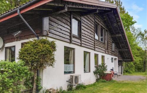 Lindesnes Apartment | 1 Bedroom Lovely Apartment In Lindesnes