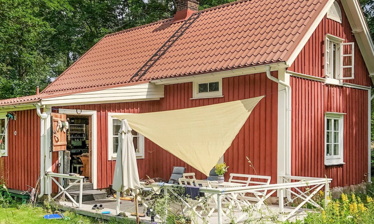 Tingsryd Municipality House | 1 bedroom nice home in Väckelsång