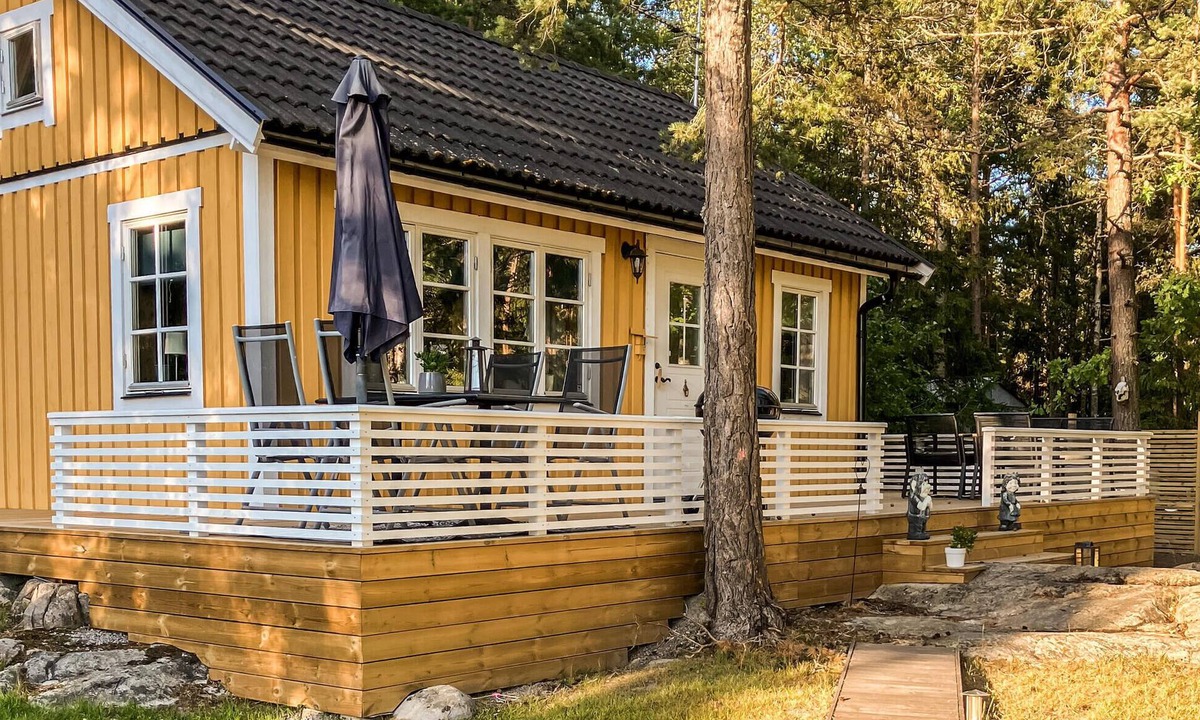 Storgardet-Tallasen-Tostero House | 1 bedroom pet friendly home in Strängnäs