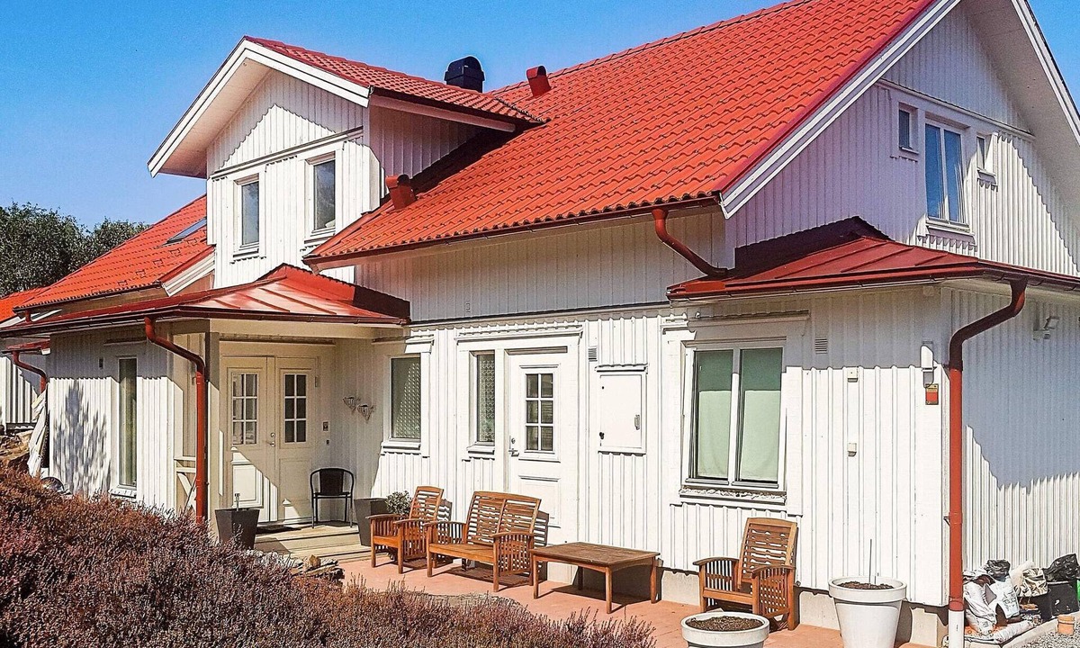 Klovedal House | 10 person holiday home in KLÖVEDAL