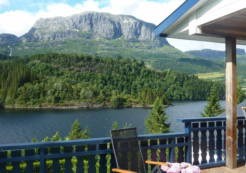 Bygstad House | 10 person holiday home in Bygstad-By Traum