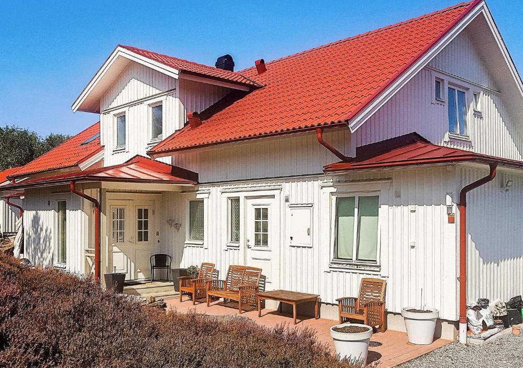 Klovedal House | 10 person holiday home in KLÖVEDAL