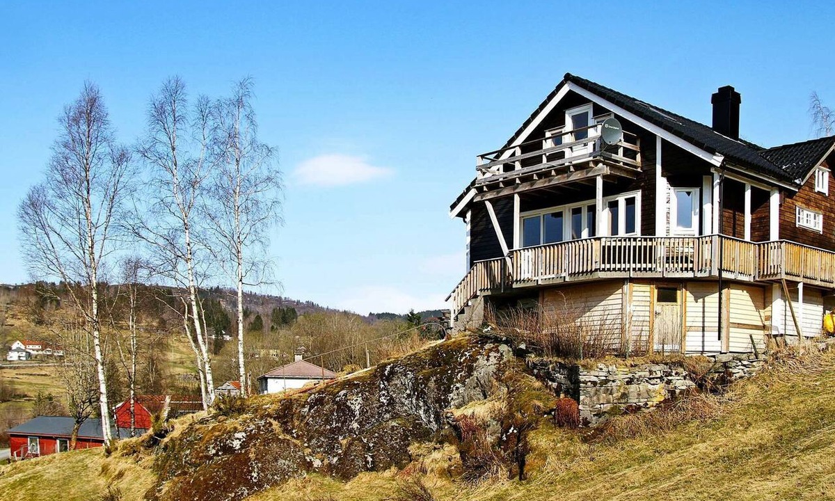 Gaular Municipality House | 10 person holiday home in Bygstad