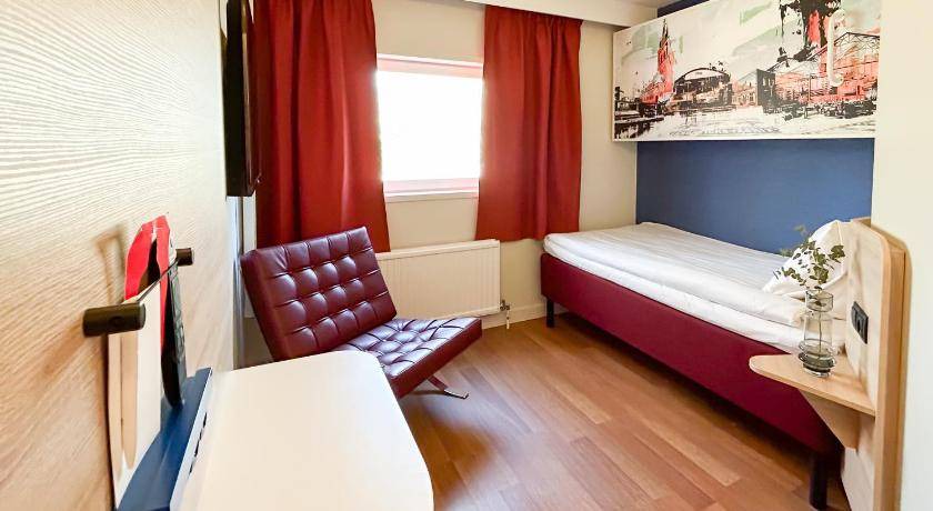 Jonkoping Hotel | 12 m² Hotel ∙ 3 guests
