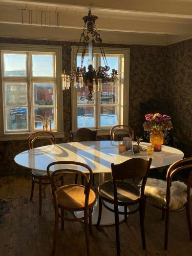 Saeveland House | 1800S Shiphandler's Home On Karmøy