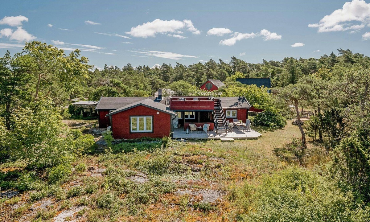 Visby House | 1930s house with roof terrace near Visby