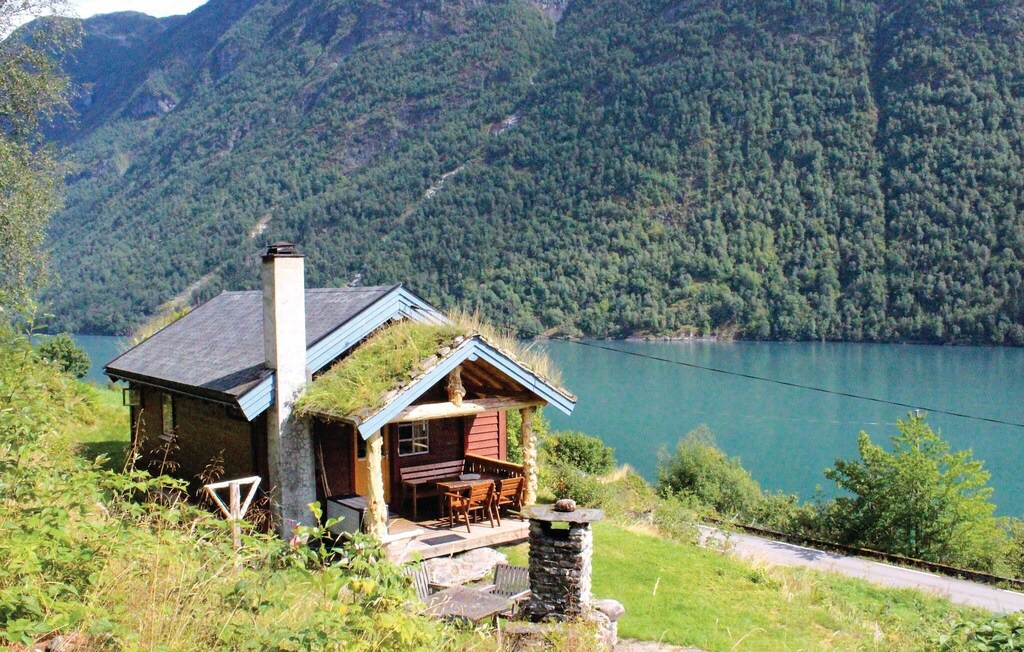 Sogndal House | 3 bedroom accommodation in Fjærland
