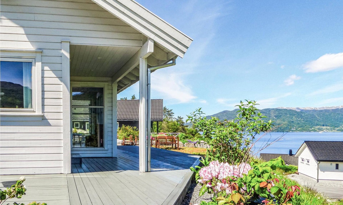 Skanevik House | 3 bedroom accommodation in Skånevik