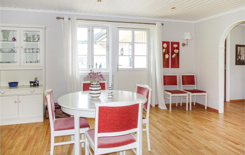 Dirdal House | 3 bedroom accommodation in Dirdal