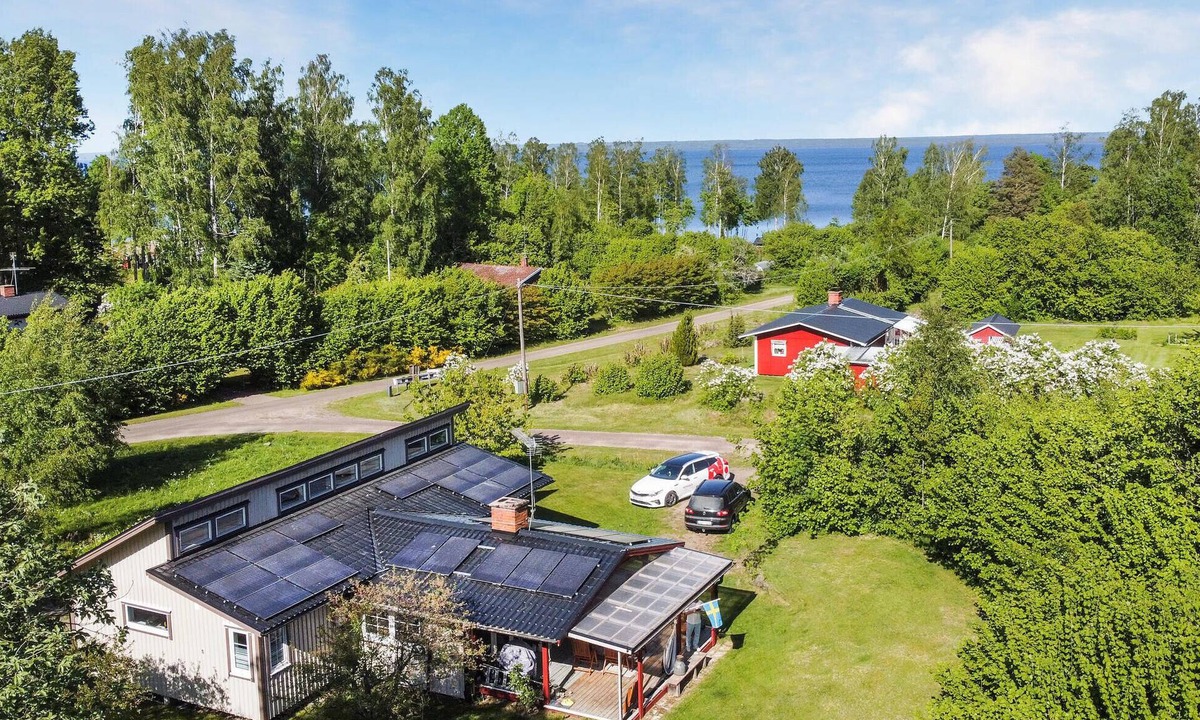 Hova House | 3 bedroom amazing home in Hova