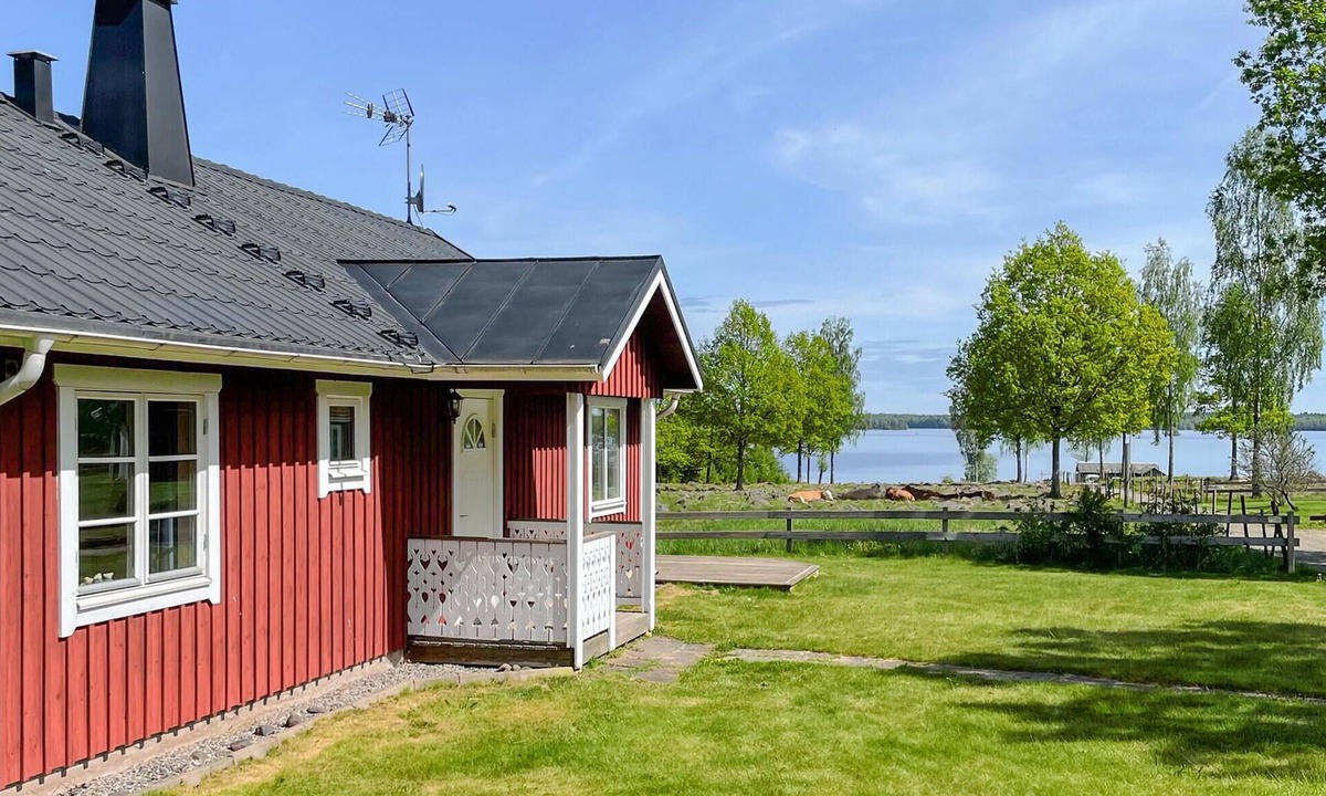 Flattinge House | 3 bedroom awesome home in Vittaryd