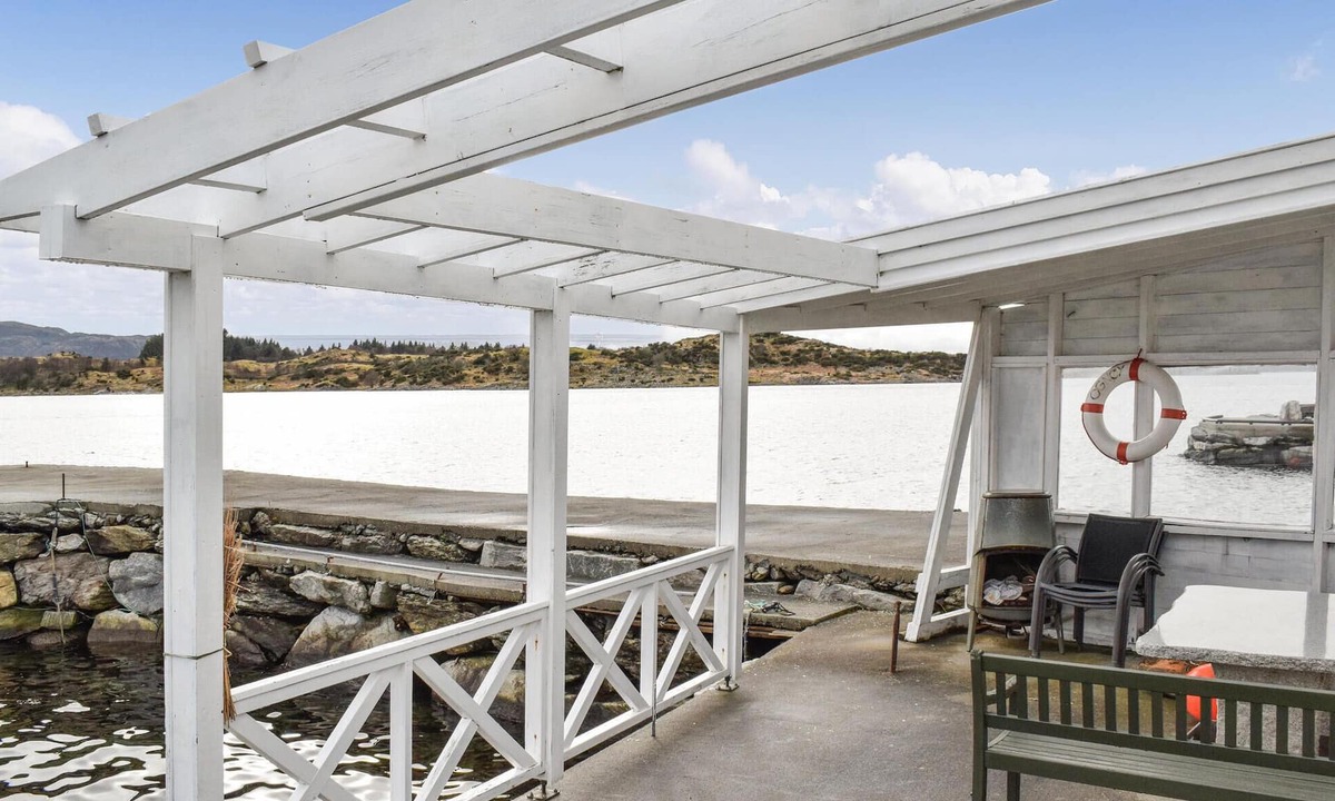 Bokn House | 3 bedroom beach front home in Bokn
