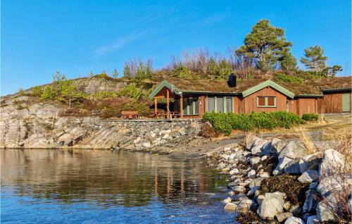 Frei House | 3 Bedroom Cozy Home In Øydegard