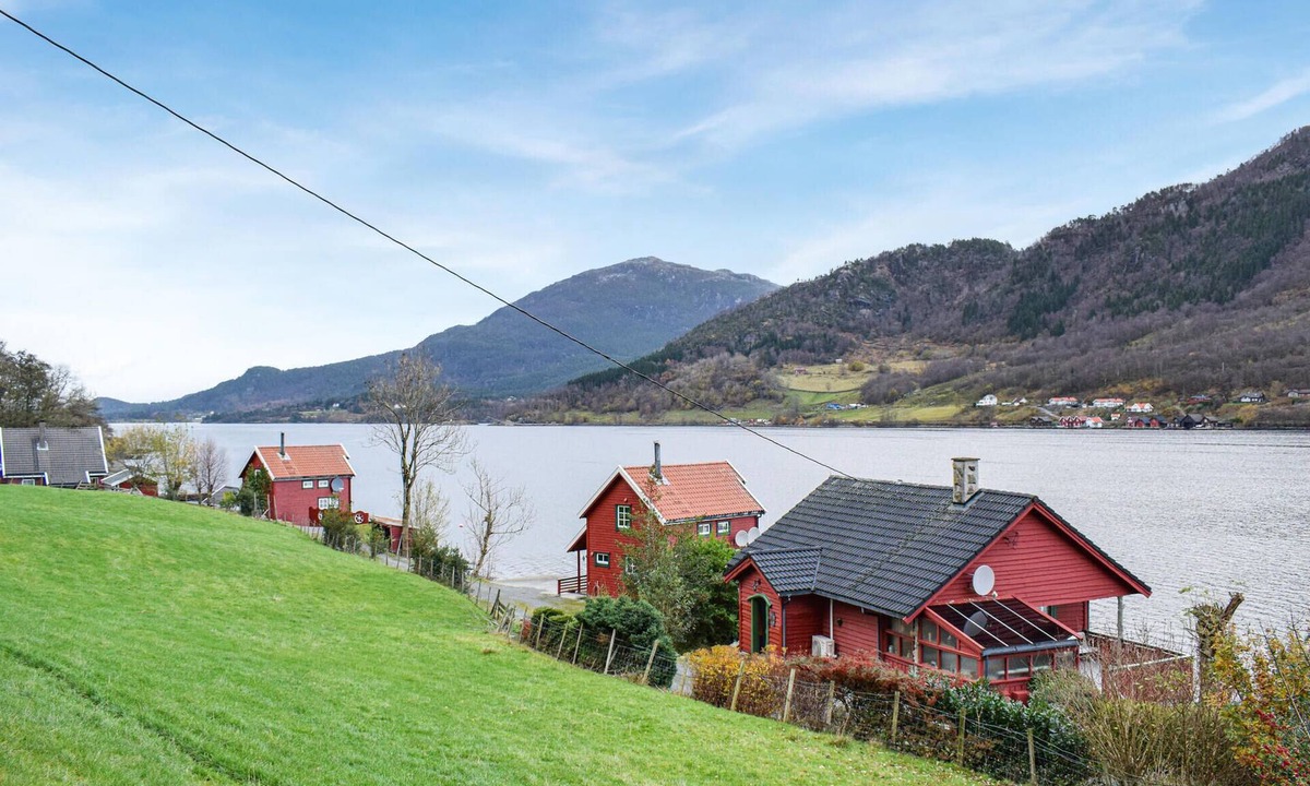 Vindafjord House | 3 bedroom cozy home in ølensvåg