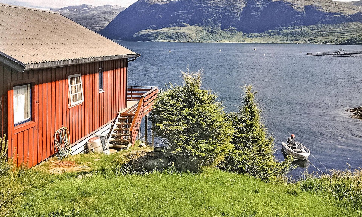Vagsoy House | 3 bedroom lovely home in Måløy