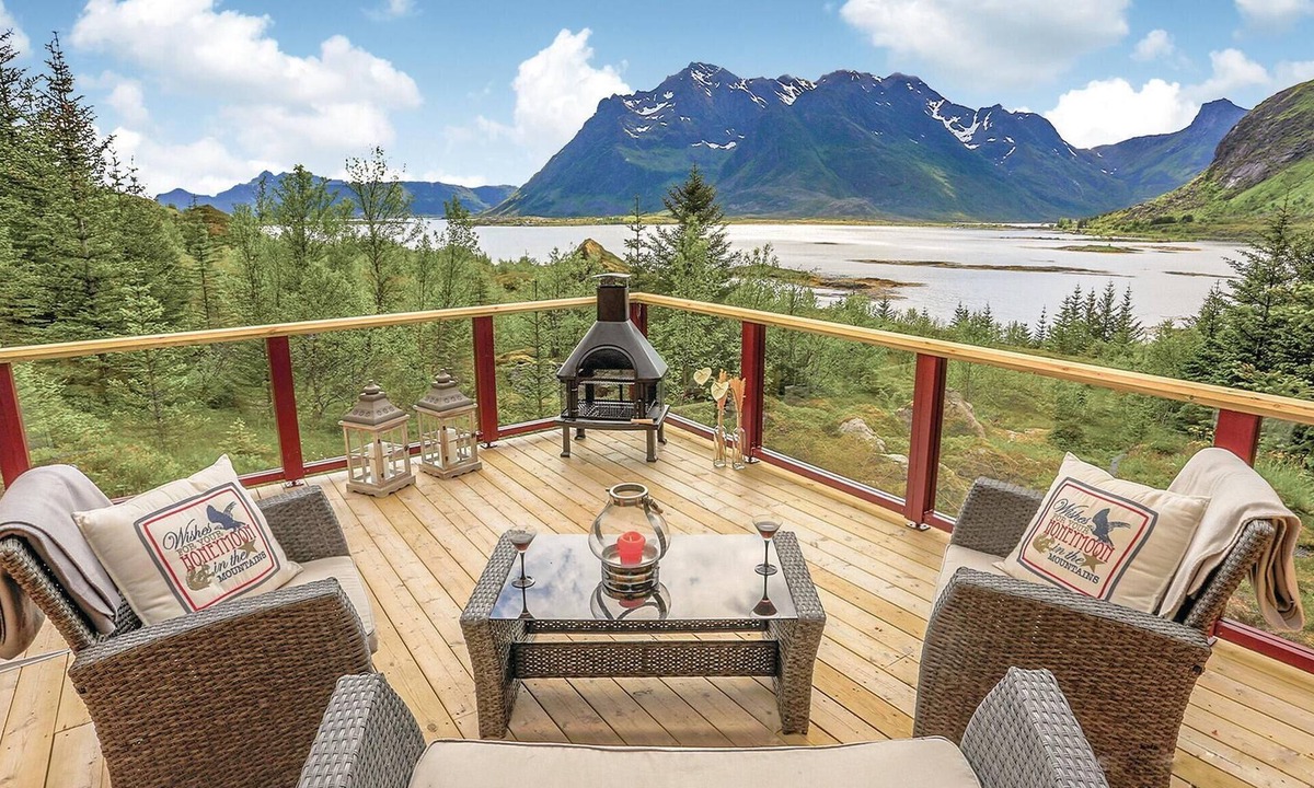 Valberg House | 3 bedroom luxurious home in Leknes
