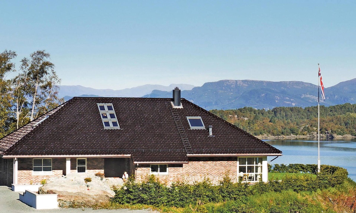 Grimsland House | 3 bedroom luxurious home in Lundegrend
