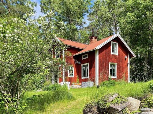 Fjardhundra House | 3 person holiday home in FJÄRDHUNDRA