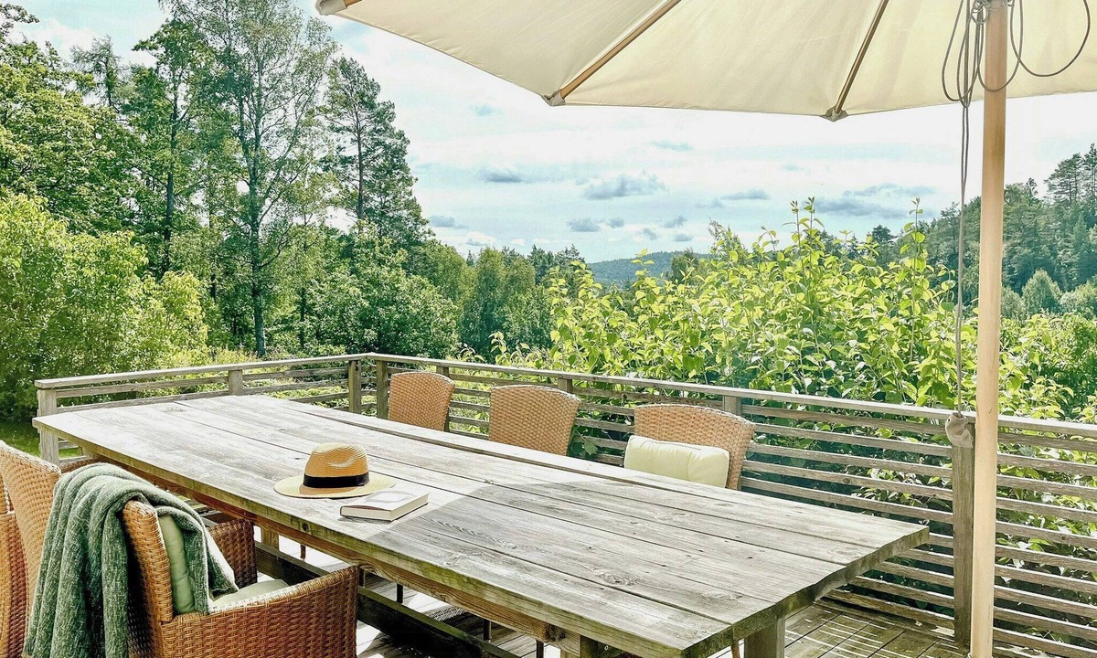 Uddevalla Municipality House | 30s holiday home near nature and sea