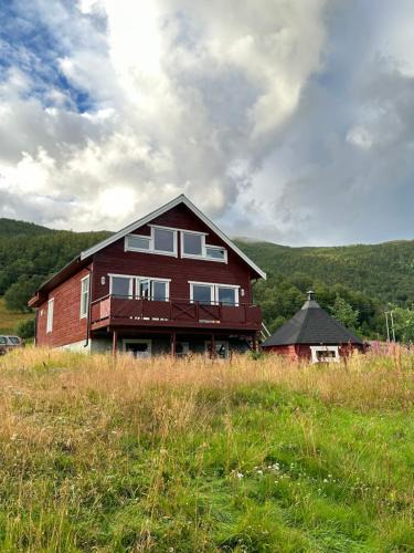 Kvaloya House | 3ART Retreat - For Nature & Art Lovers