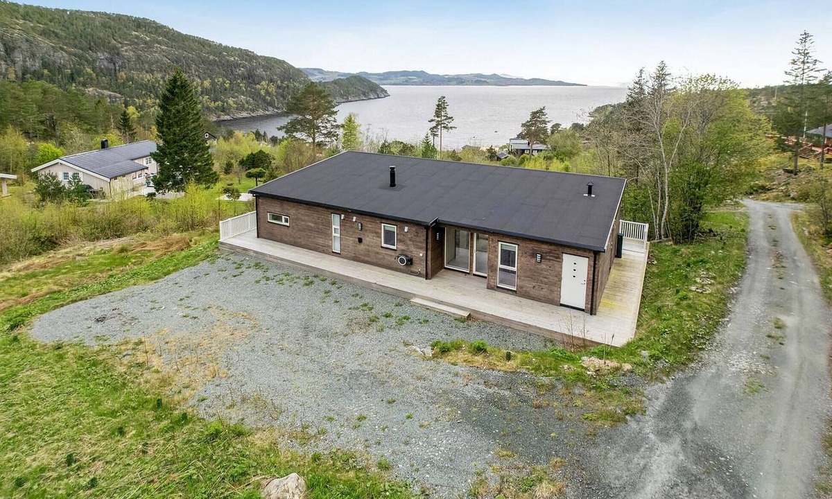 Leksvik House | 4 bedroom beautiful home in åsenfjord