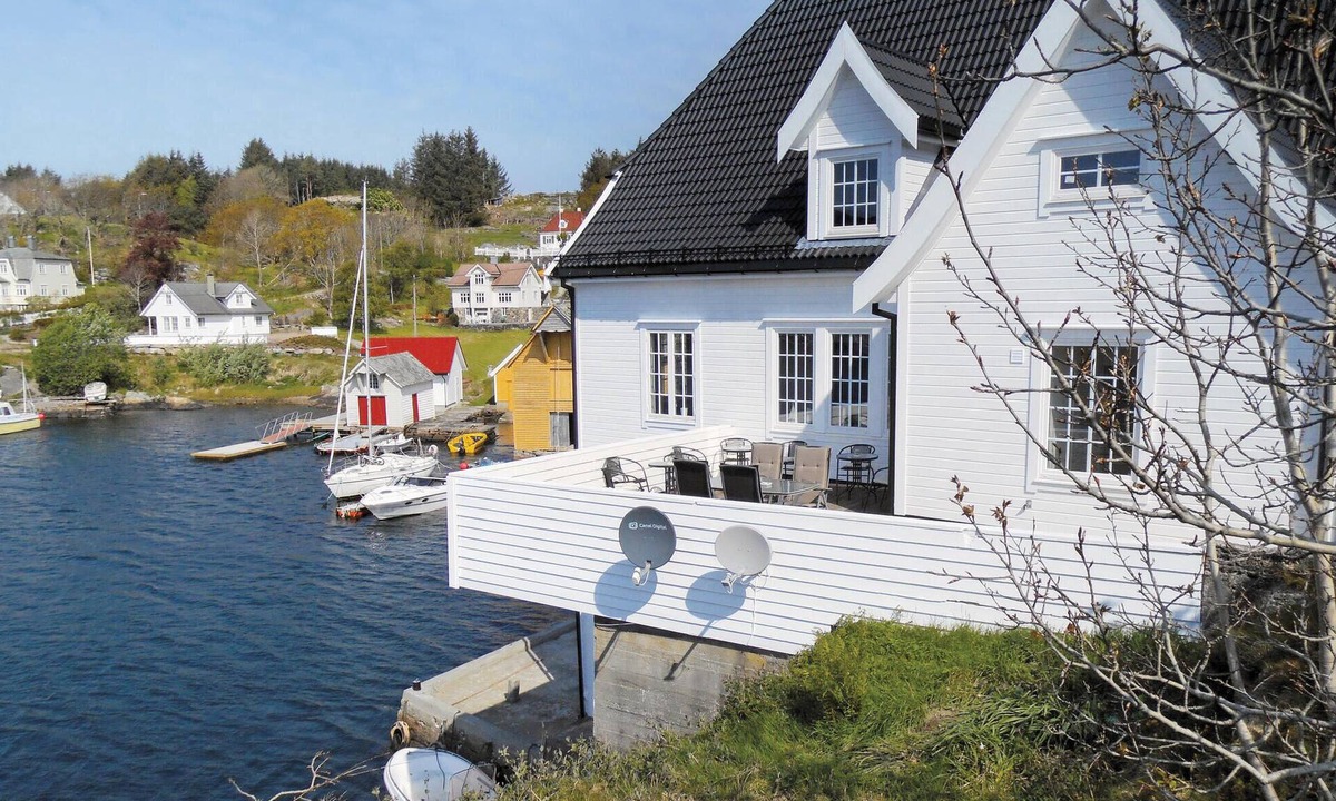 Sund Apartment | 4 bedroom cozy apartment in Steinsland