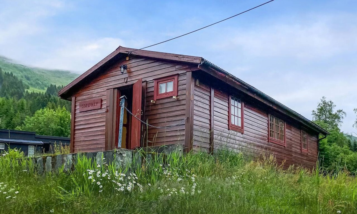 Eid House | 4 bedroom lovely home in Nordfjordeid