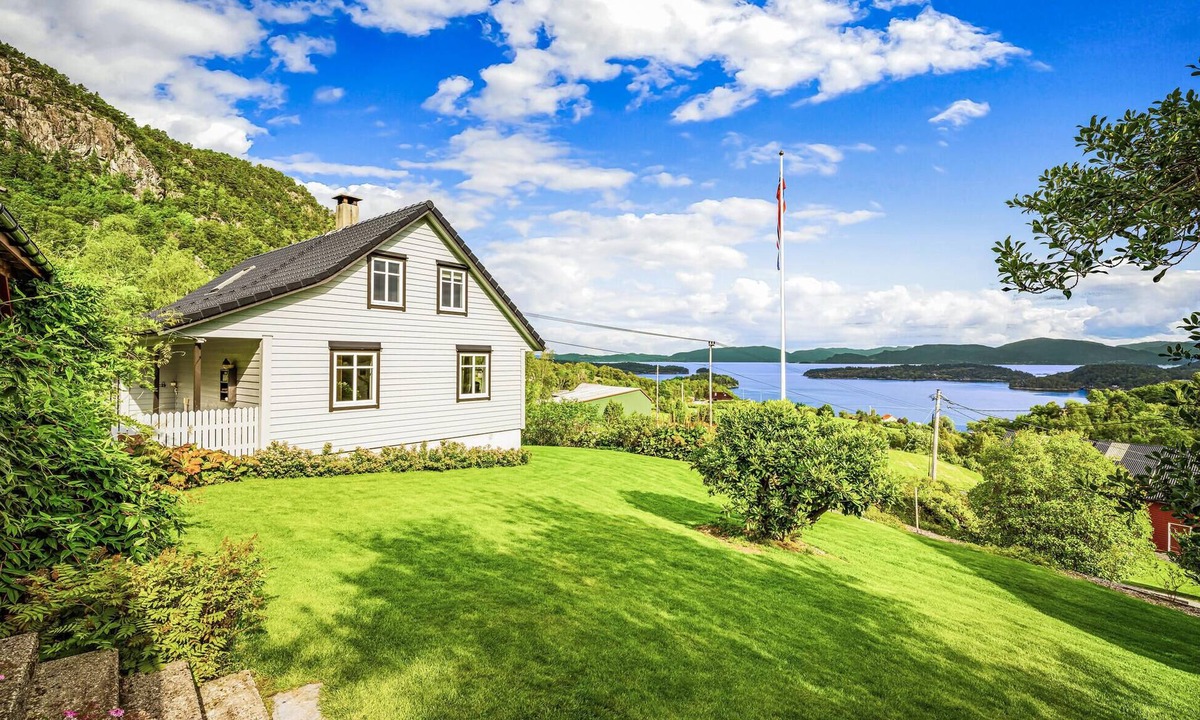 Grimsland House | 4 bedroom lovely home in Lundegrend