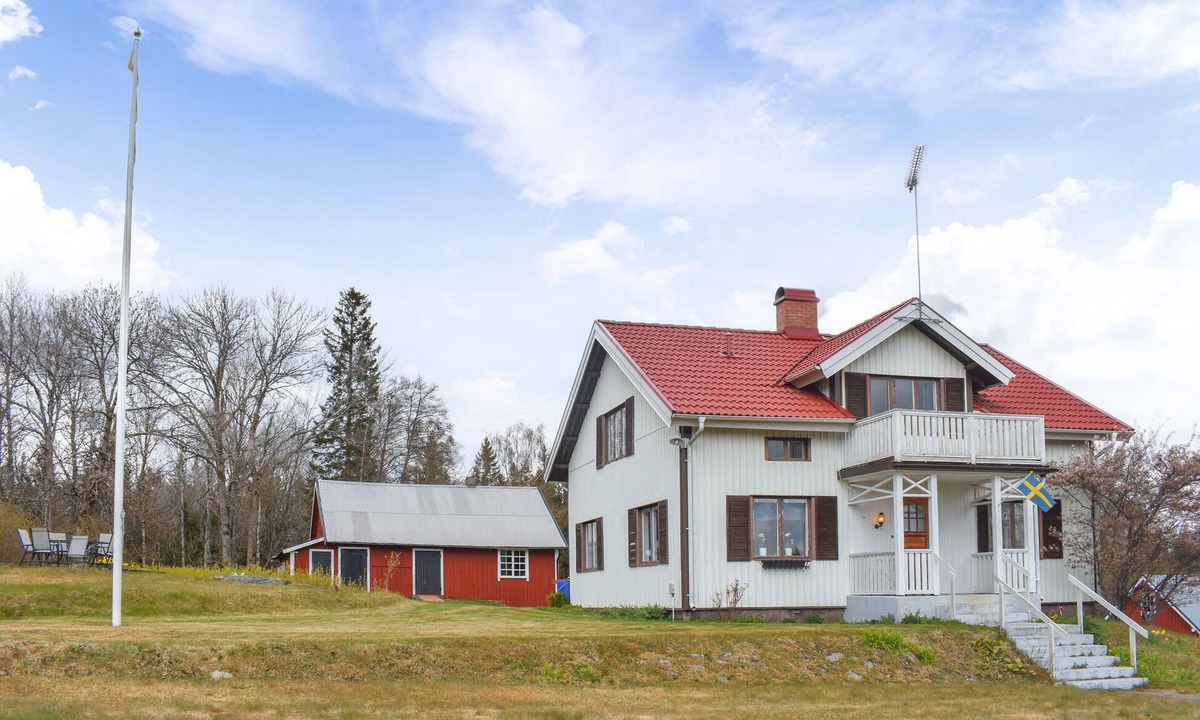 Gnosjo Municipality House | 4 bedroom stunning home in åsenhöga