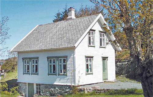 Lykling House | 4 Bedroom Stunning Home In Finnås