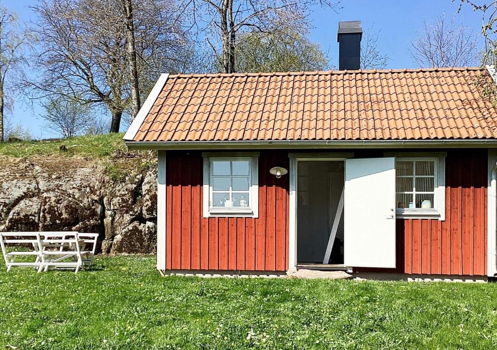 Falkoping House | 4 person holiday home in FALKÖPING-By Traum