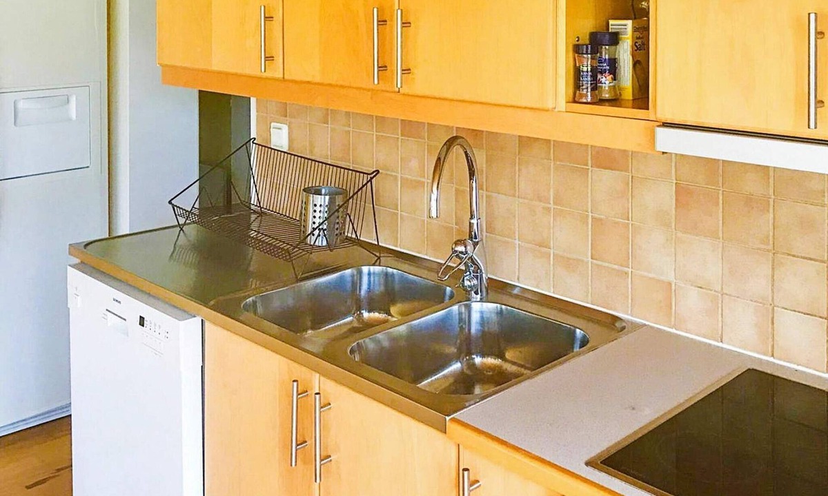 Asbro House | 4 person holiday home in ÅSBRO