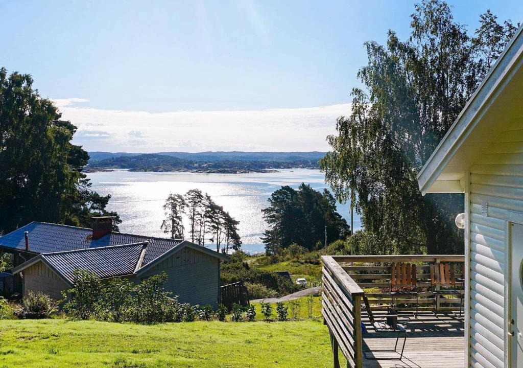 Hoviksnas House | 4 person holiday home in H viksn s