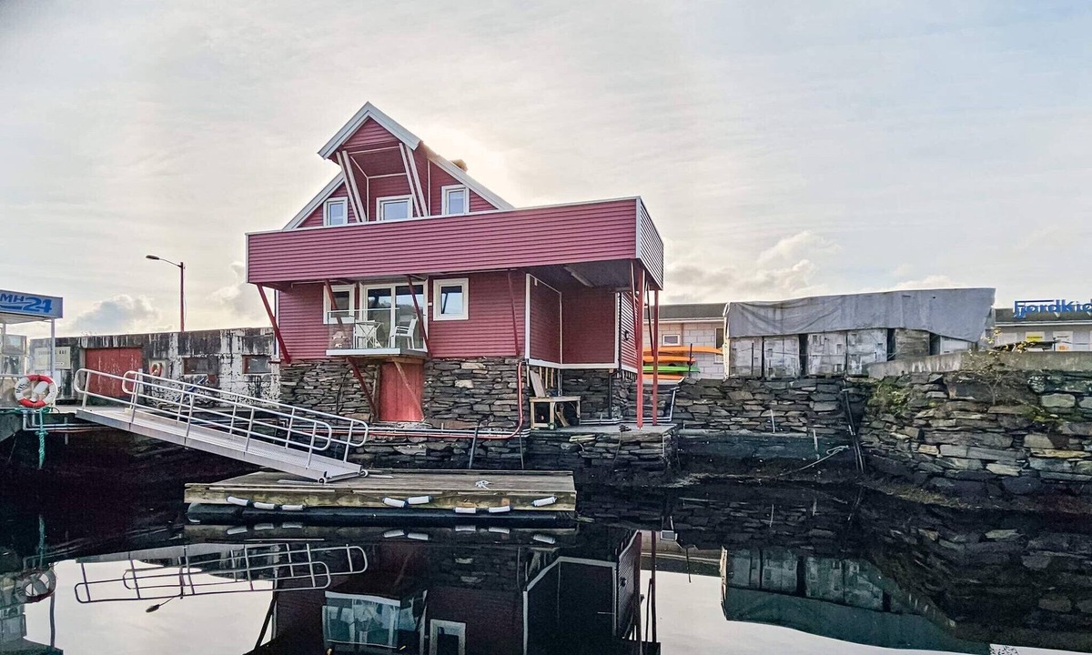 Hyllestad Apartment | 4 person holiday home in Sørbøvåg