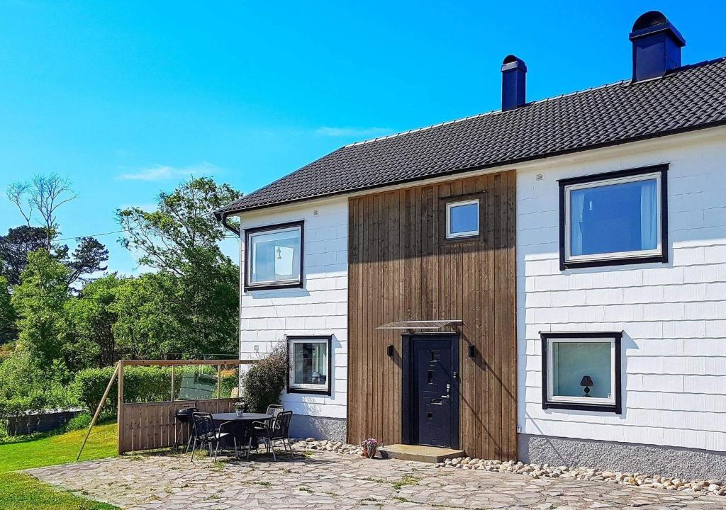 Edshultshall House | 4 star holiday home in Hälleviksstrand