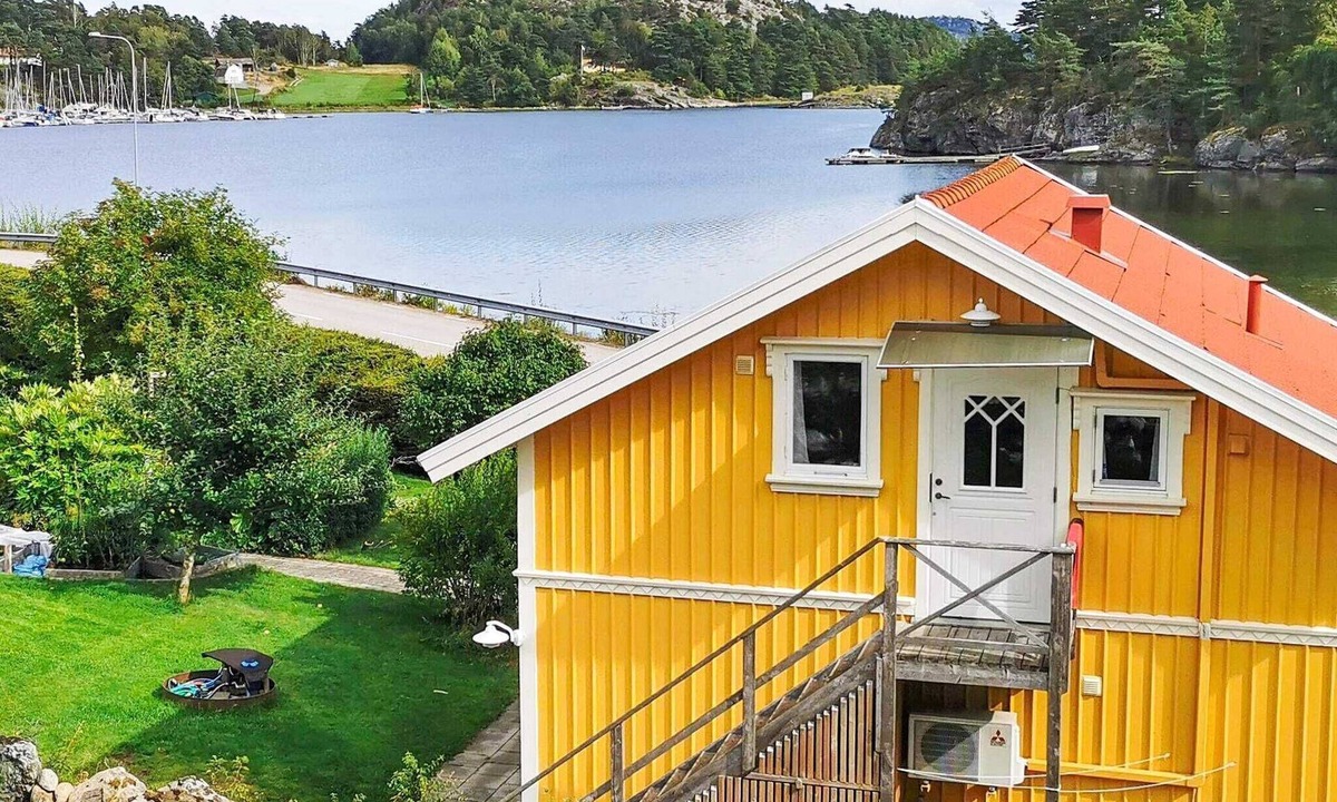 Ellos House | 4 star holiday home in Ellös