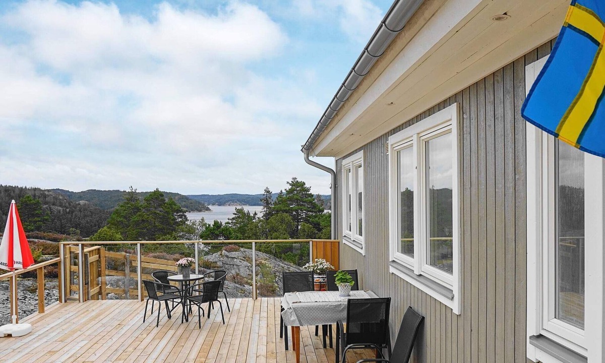 Henan Apartment | 4 star holiday home in Henån