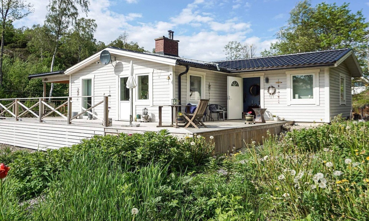 Karna House | 4 star holiday home in KÄRNA