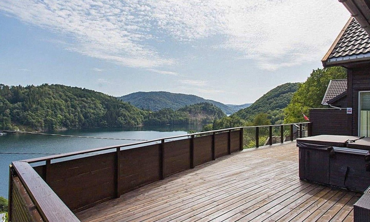 Lyngdal House | 4 star holiday home in Lyngdal