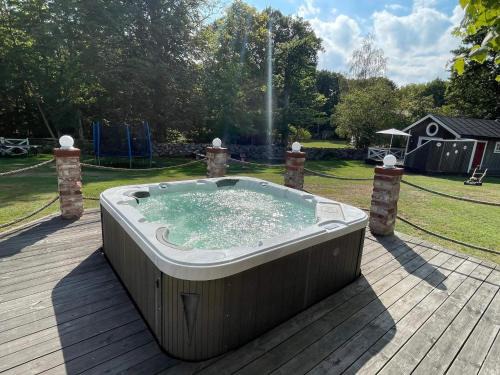 Drottningskar House | 4 star holiday home in Drottningskär