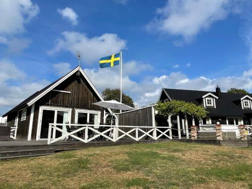 Drottningskar House | 4 star holiday home in Drottningskär