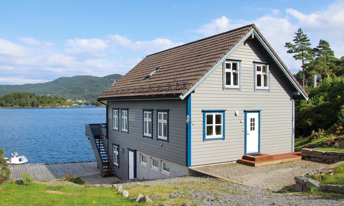 Tysnes House | 5 bedroom amazing home in Lundegrend