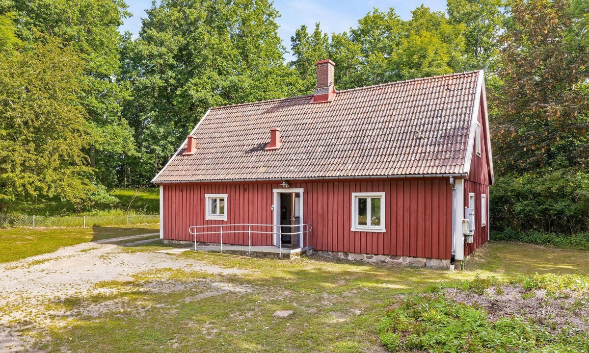 Sjobo House | 5 bedroom pet friendly home in Sjöbo