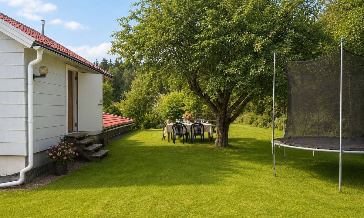 Sotenas Condo | 5 minutes to the saltwater baths. Near Smögen, forests, and golf.