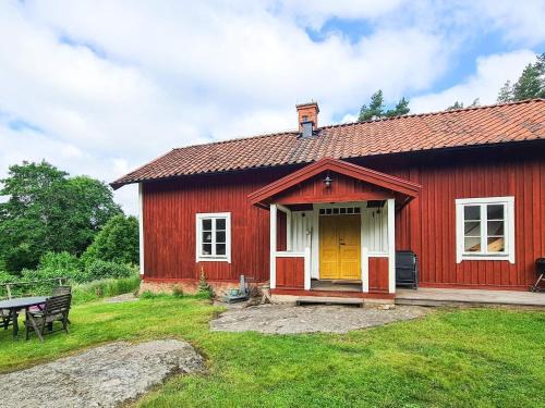 Flen Municipality House | 5 person holiday home in Mellösa