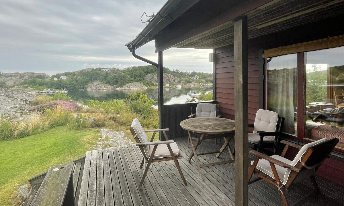 Ellos House | 5 person holiday home in ELLÖS