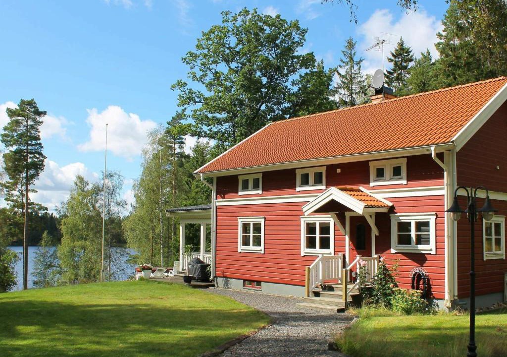 Eksjo Municipality House | 5 star holiday home in HULT