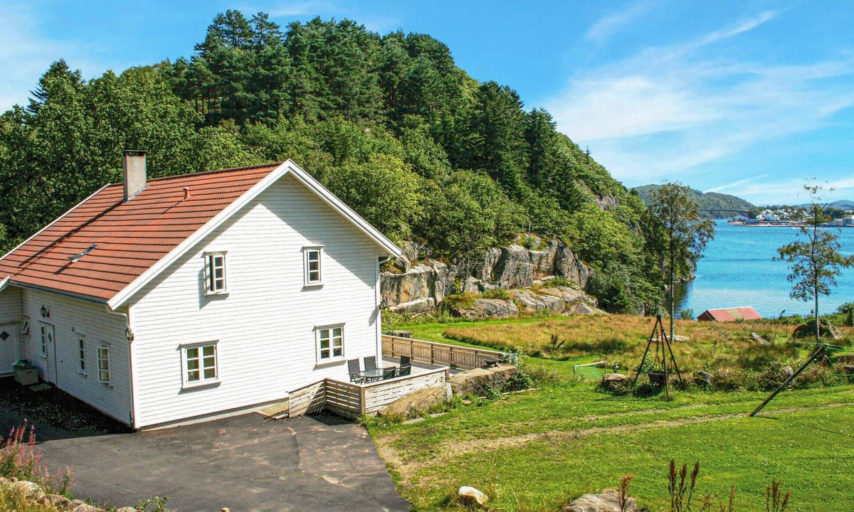 Farsund House | 6 bedroom beautiful home in Farsund